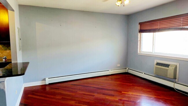 Foto del edificio - 2530 W Foster Ave