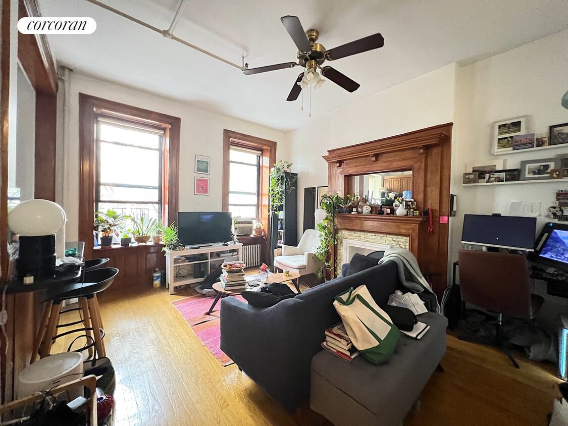 Foto principal - 157 W 80th St