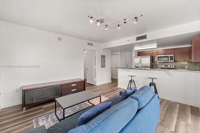 Foto del edificio - 2740 SW 28th Terrace