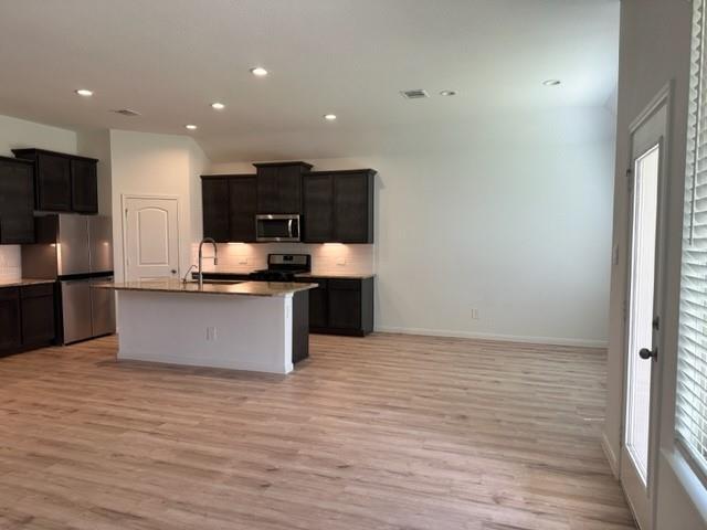 Foto del edificio - 1080 Clearwood Dr