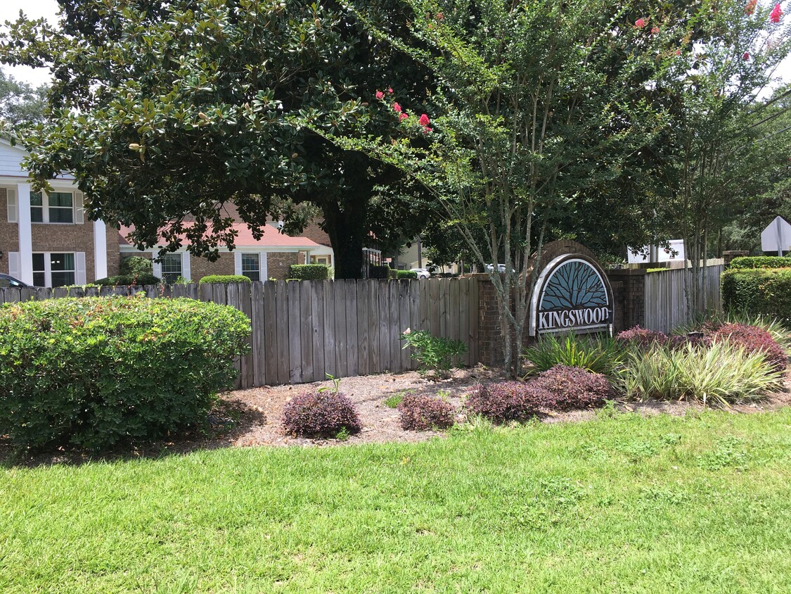 Kingswood Main Entrance - 3385 E Olive Rd