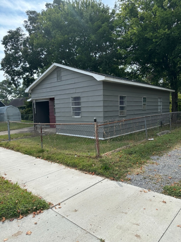 Building Photo - 717 Jefferson Ave