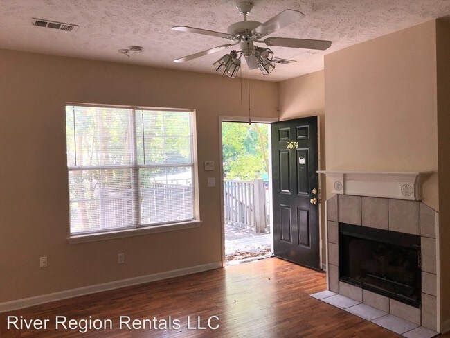 Foto del edificio - 2640 E 3rd St