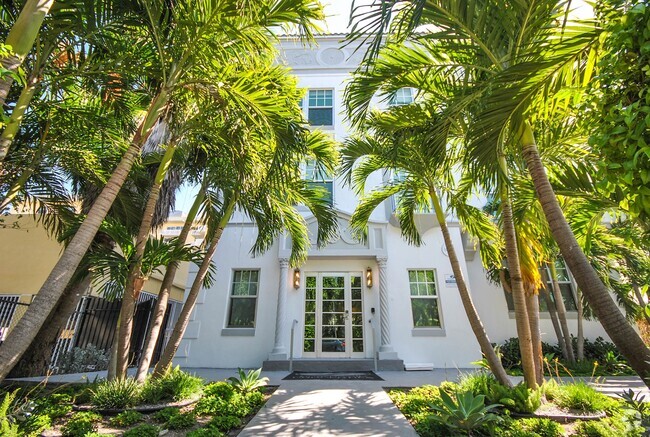 Building Photo - Helios Apartments Miami Beach