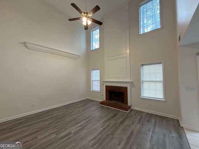 Building Photo - 620 Manor Glen Dr