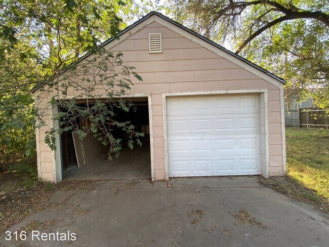 Foto del edificio - 3 br, 1 bath House - 200 N Tracy St