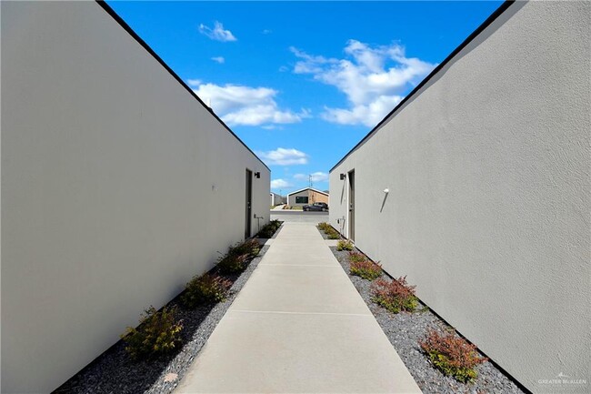 Foto del edificio - 12 East St