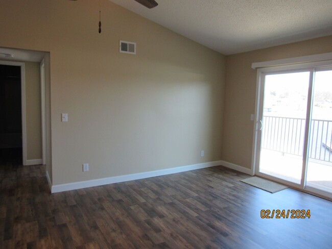 Building Photo - 2 Bedroom Condo in Osage Beach
