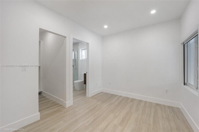 Foto del edificio - 1654 SW 18th Ave
