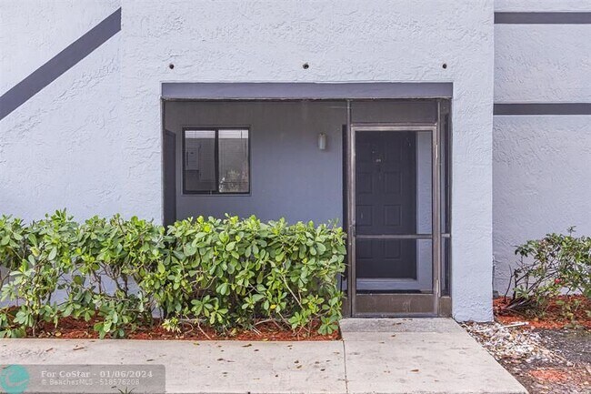 Building Photo - 151 Lakeview Dr