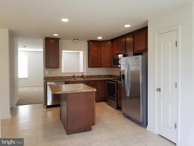 Building Photo - 171 Natural Way