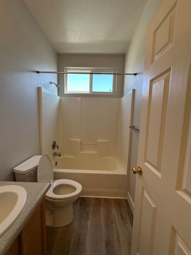 Foto del edificio - 508 Vail Dr
