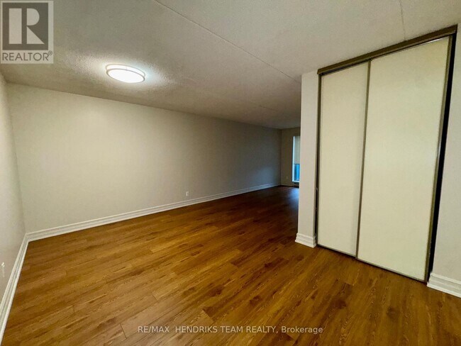 Photo du bâtiment - 16 Capner St