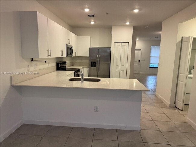 Building Photo - 267 SW 159th Dr
