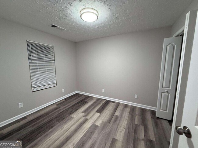 Foto del edificio - 1758 Cannonball Ct NW