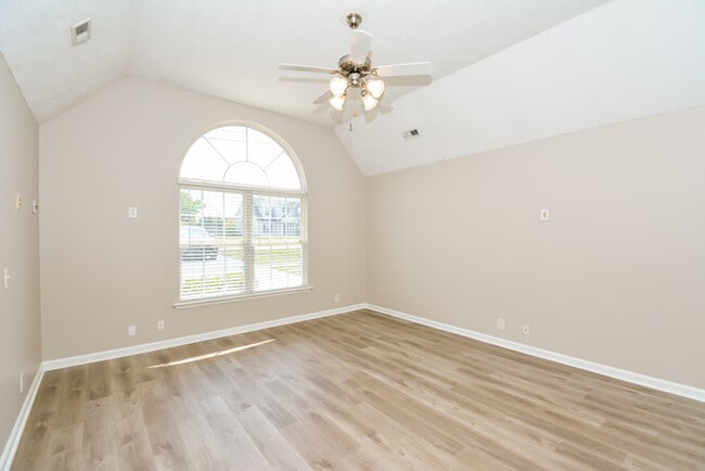 Building Photo - 1409 Fall Pkwy