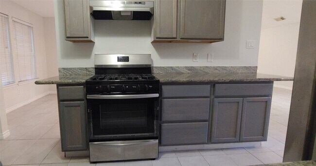 Foto del edificio - 1930 Pepperwood Ln