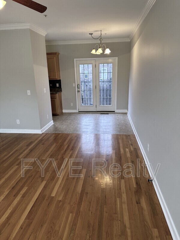 Building Photo - 1012 McKenna Dr