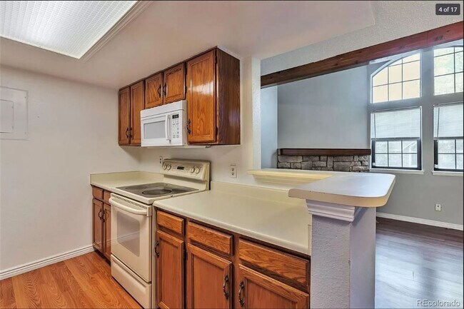 Foto del edificio - 942 S Walden St