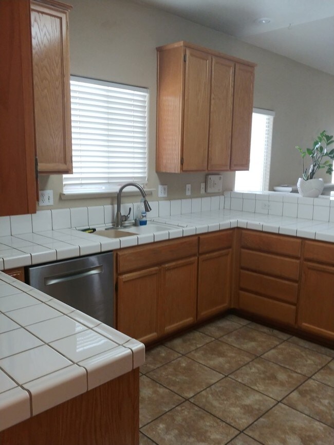 Foto del edificio - 1873 De Anza Way