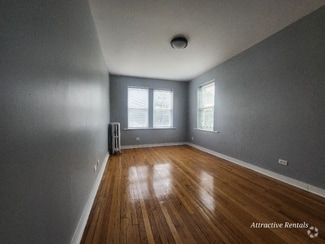 Building Photo - 358 W 74th St