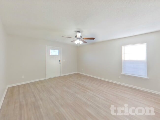 Building Photo - 136 Katrina Ct