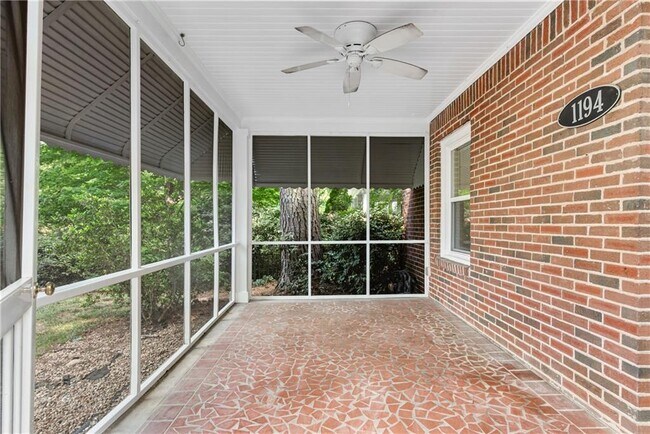 Foto del edificio - 1194 Spring Valley Ln NE