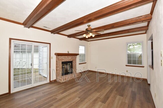 Foto del edificio - 636 Sedgefield Ct