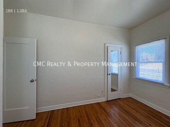 Building Photo - Charming Spanish 4 unit located in histori...