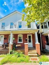 Building Photo - 2429 Forest St