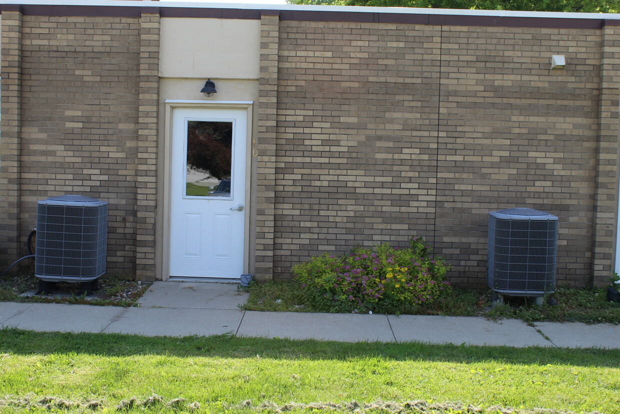 Exterior - 1035 Manchester Ave