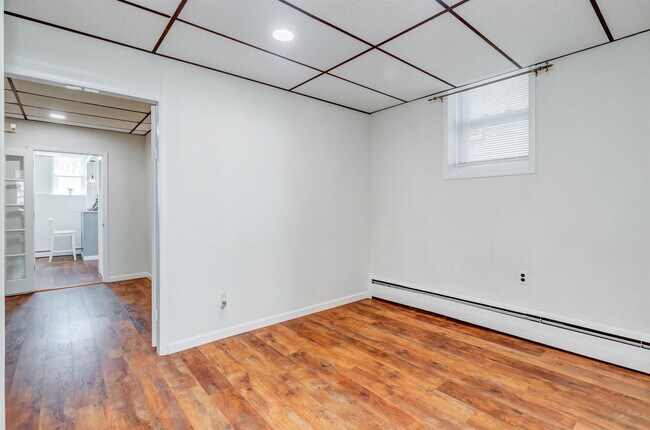 Building Photo - 332 Ave E