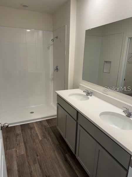 Building Photo - 5350 Hayloft Dr