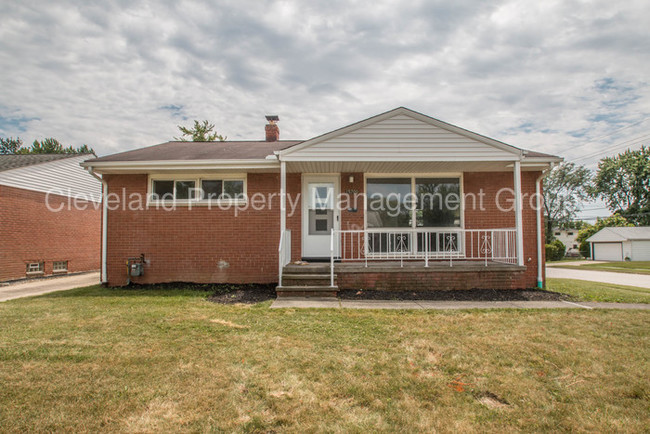 Building Photo - 15700 Steinway Blvd