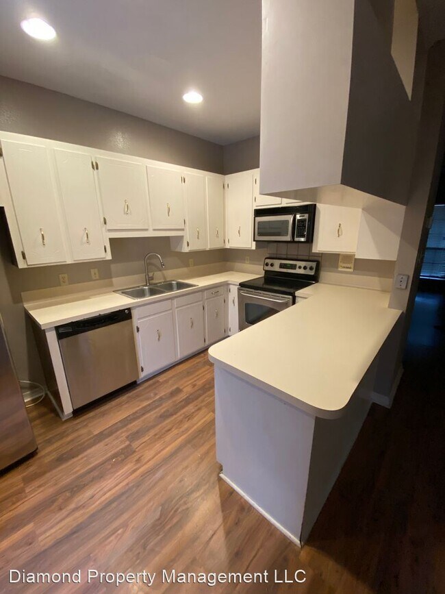 Building Photo - 2 br, 1.5 bath House - 3675 Park Trail Dr