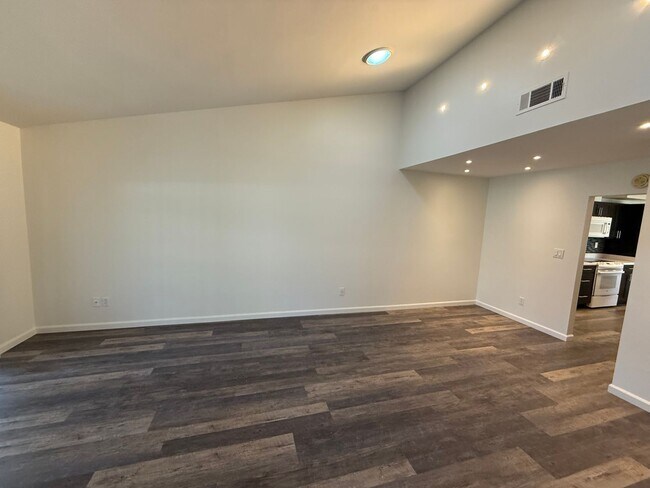 Foto del edificio - An Updated Leisure Village Home now available