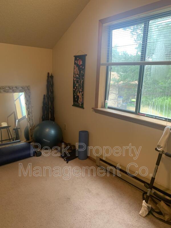 Building Photo - 514 Strachan Dr