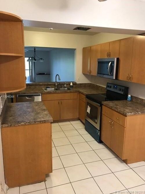 Primary Photo - 2085 Coral Ridge Dr