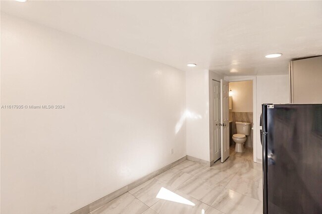 Foto del edificio - 5029 NW 3rd Ave