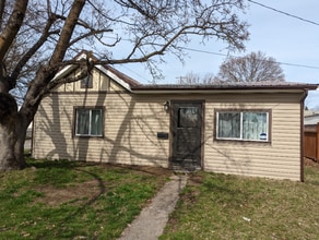 Building Photo - 413 E Walnut Ave