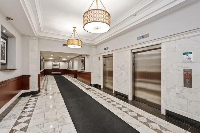 Foto del edificio - 40 E 9th St