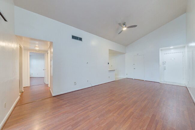 Foto del edificio - 4004 Atrium Dr