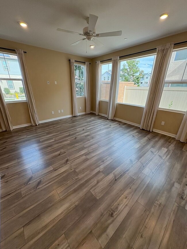 Foto del edificio - Beautiful Home Bedford Community!