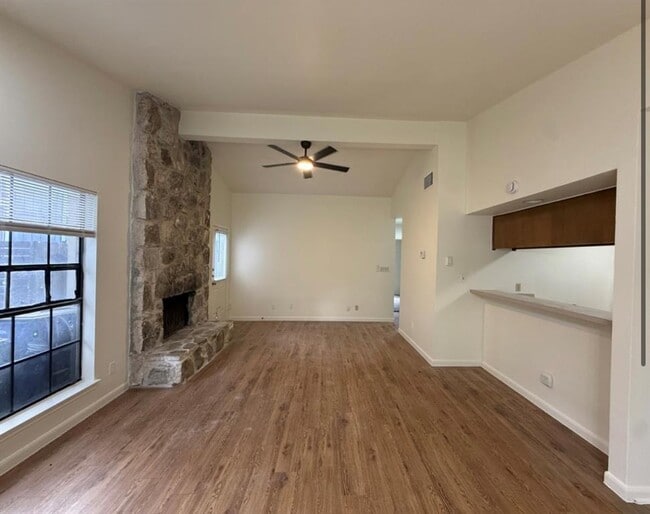 Building Photo - 2506 Howellwood Wy