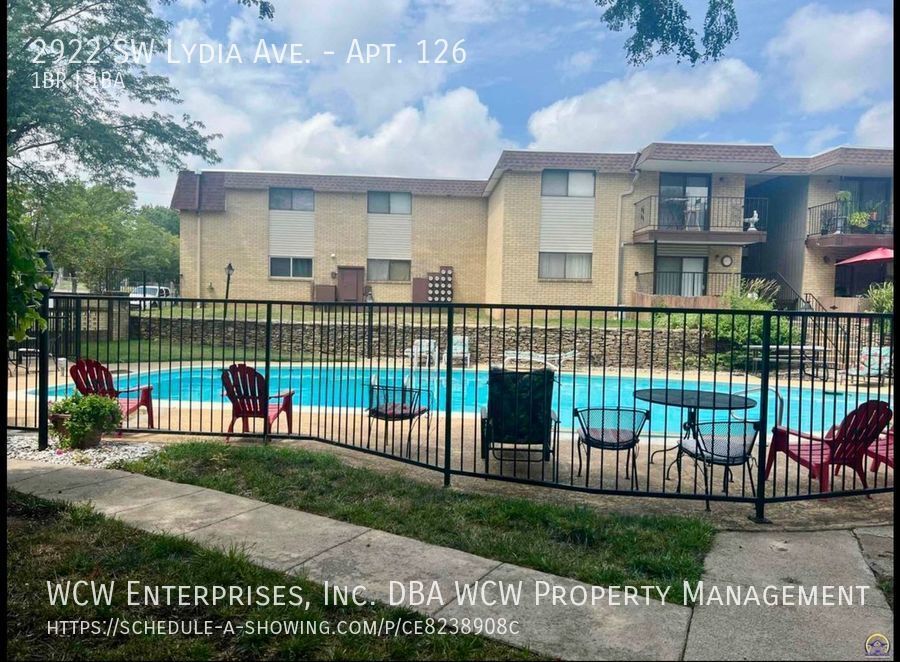 Primary Photo - Huntington Condominiums, ground level, imm...