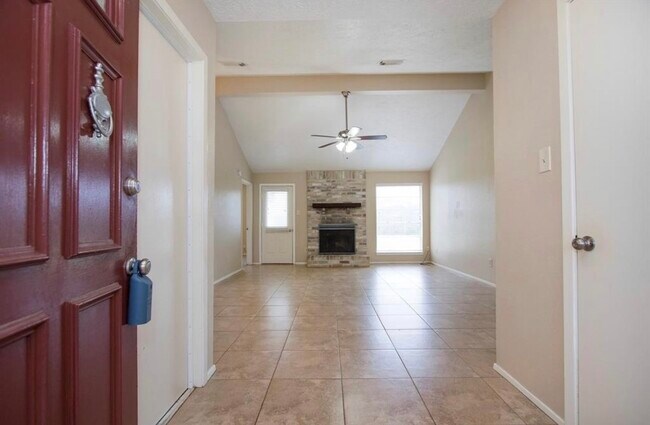Foto del edificio - 5815 Heather St
