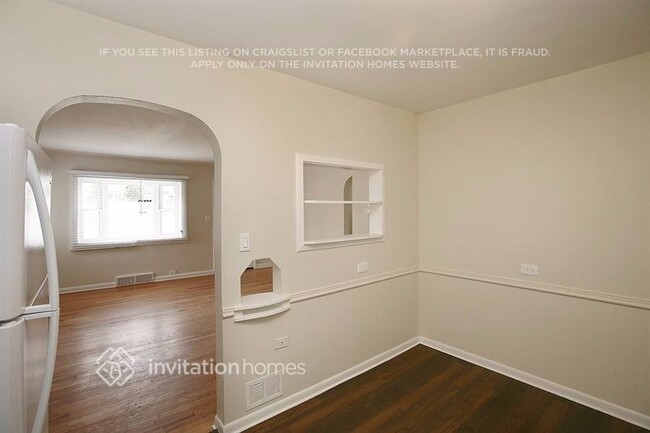 Building Photo - 1740 W Crestline Dr