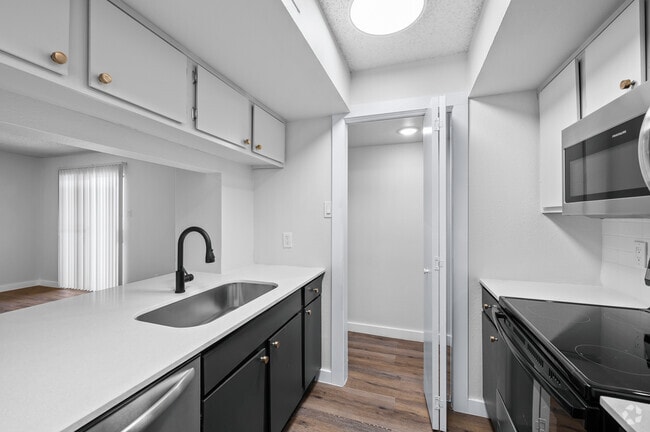 2BR, 2BA - 905SF B1 - Rise Apollo Heights