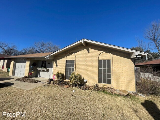 Building Photo - 3 br, 2 bath House - 711 Apollo Dr.