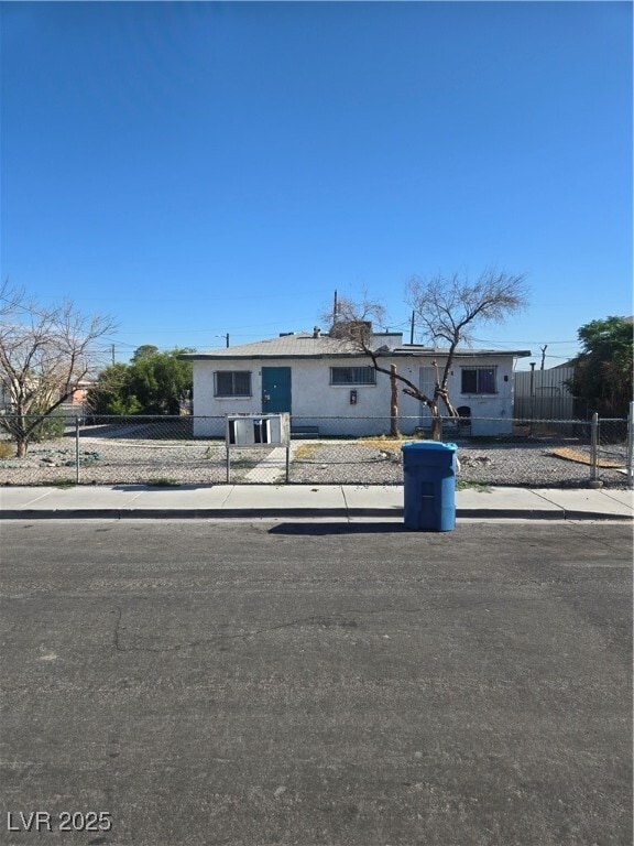 Primary Photo - 622 W McWilliams Ave